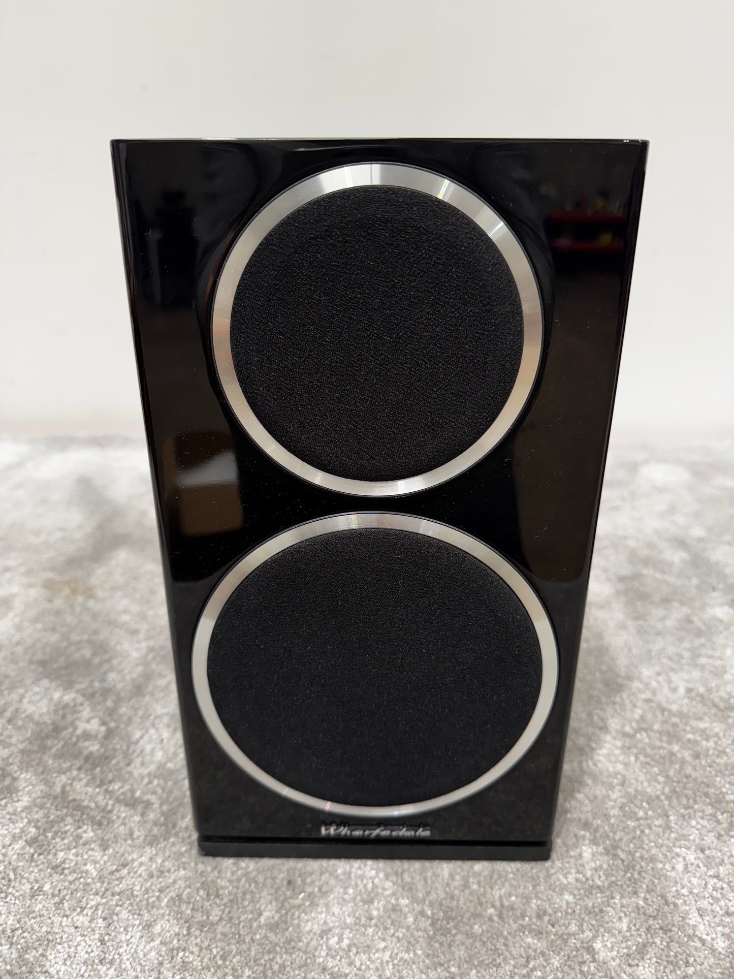 Wharfedale Diamond 220 Bookshelf Speakers