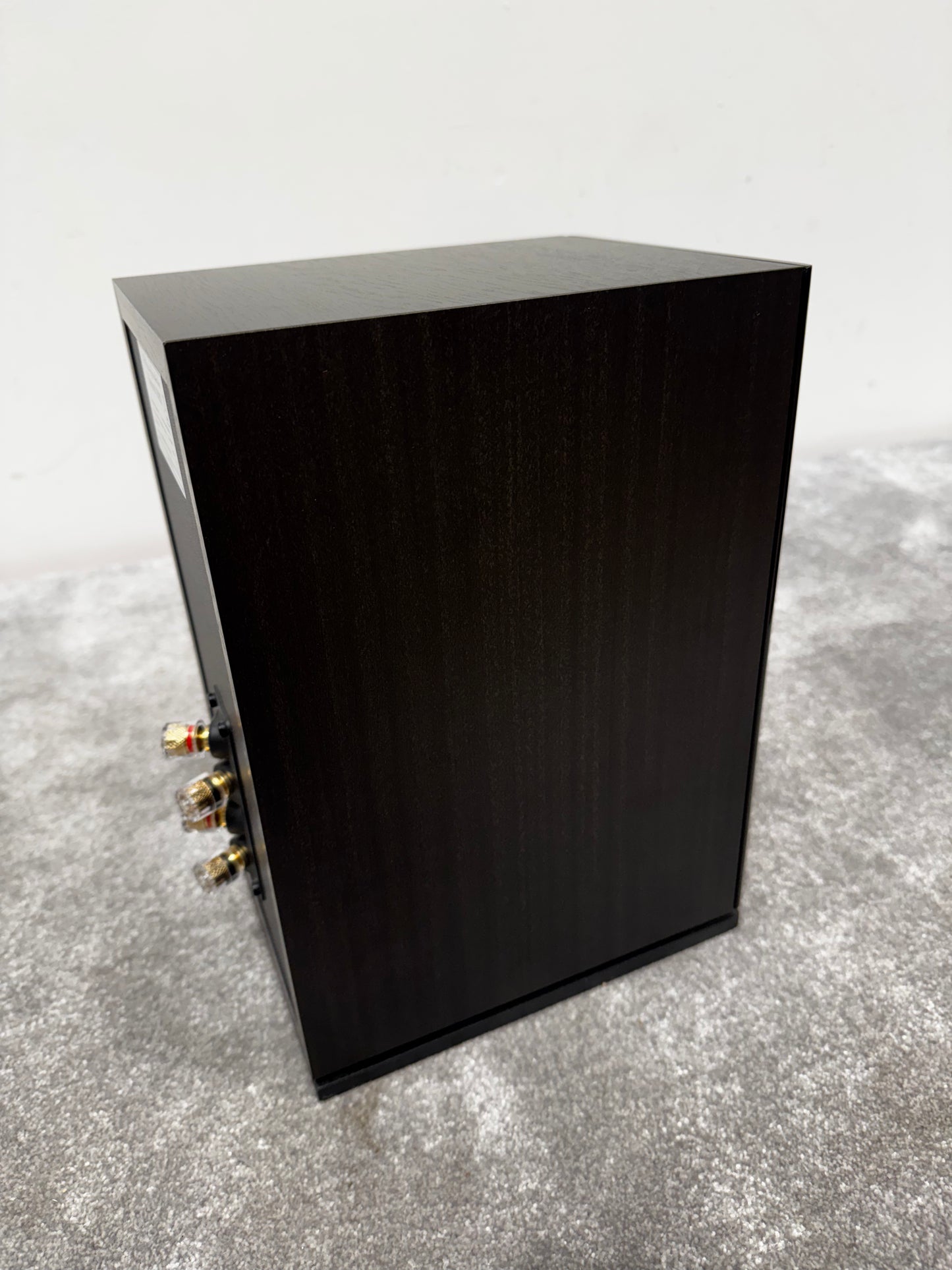Wharfedale Diamond 220 Bookshelf Speakers