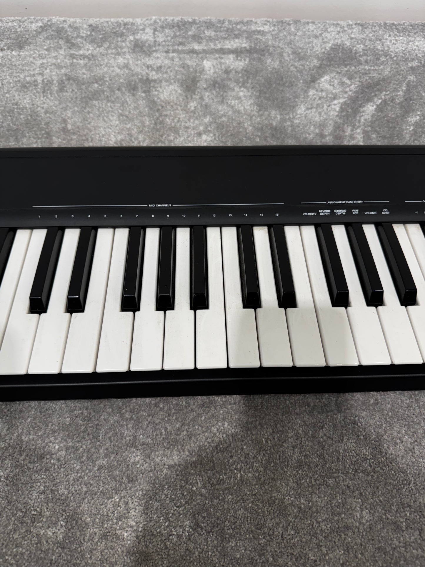Alesis Q61 61-key USB MIDI Controller - Very Good