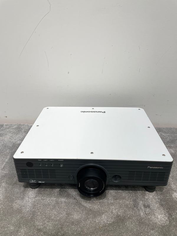 Panasonic PT-D5600E - High Lumens Projector - Spares or Repair