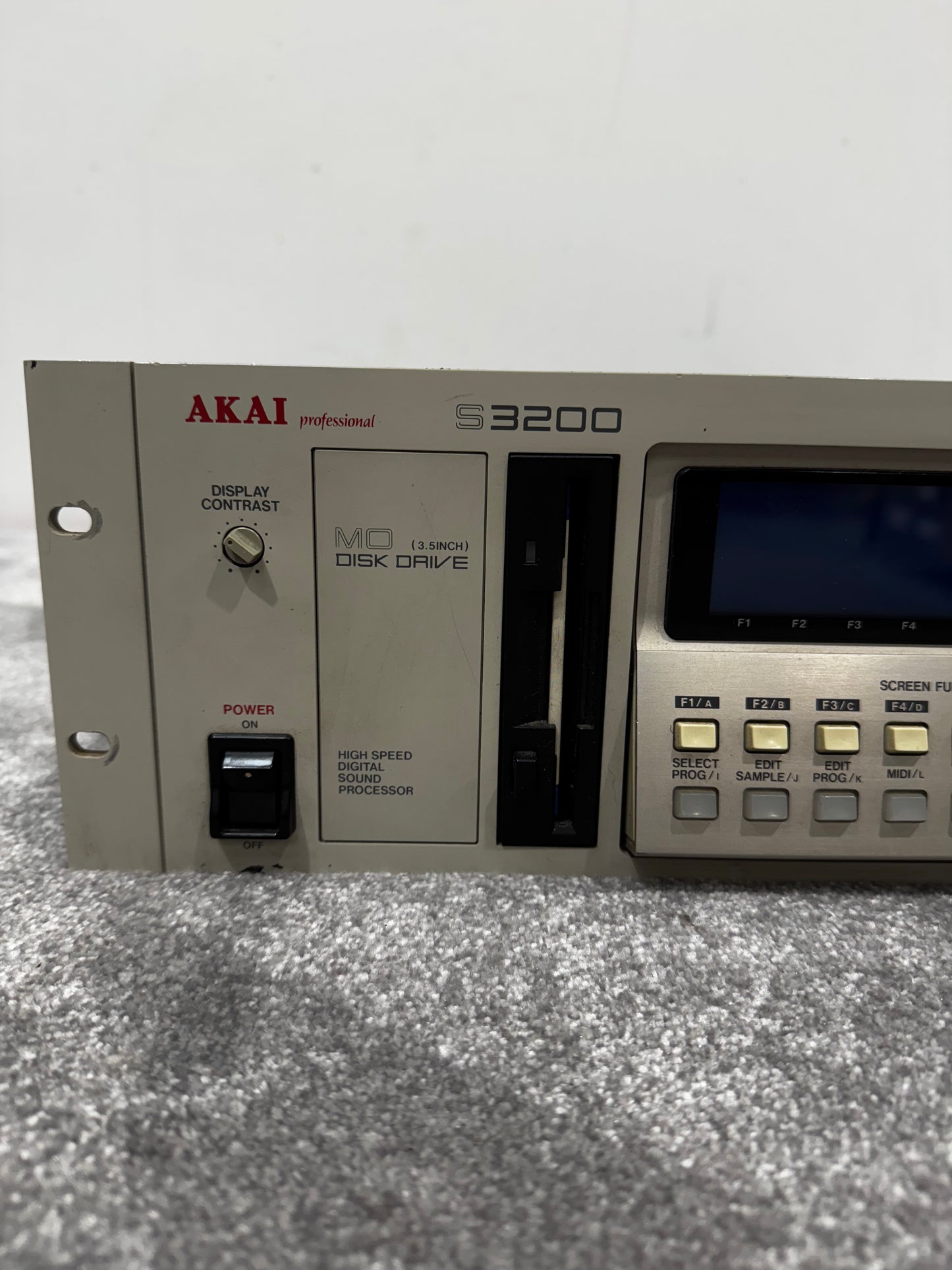 Akai S3200 Sampler - 16-bit/44.1kHz Sampling - Fair (Read Description)