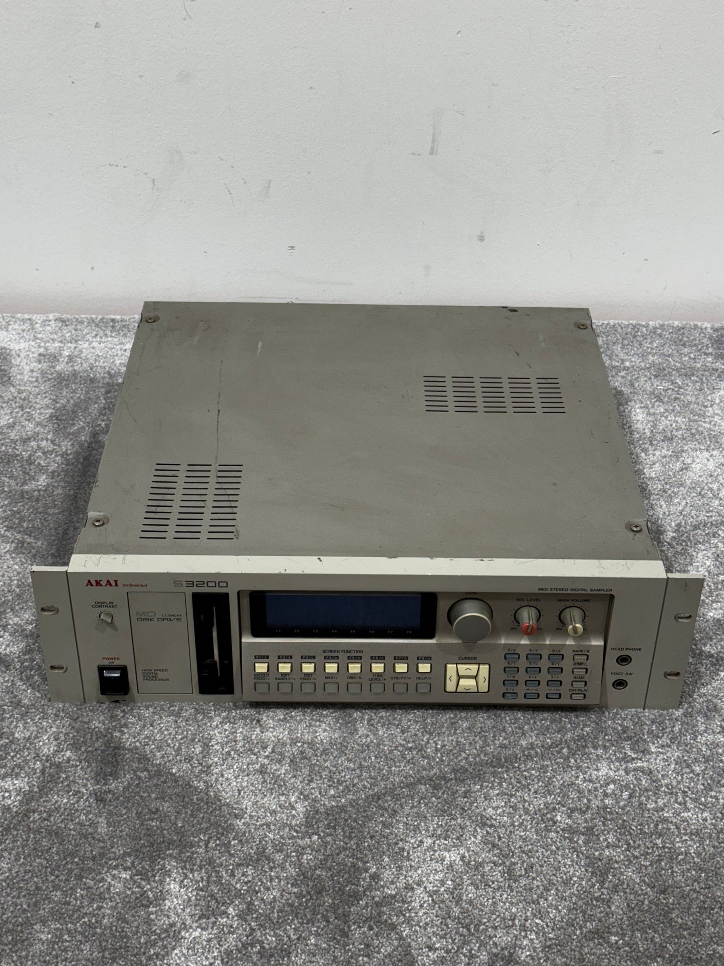 Akai S3200 Sampler - 16-bit/44.1kHz Sampling - Fair (Read Description)