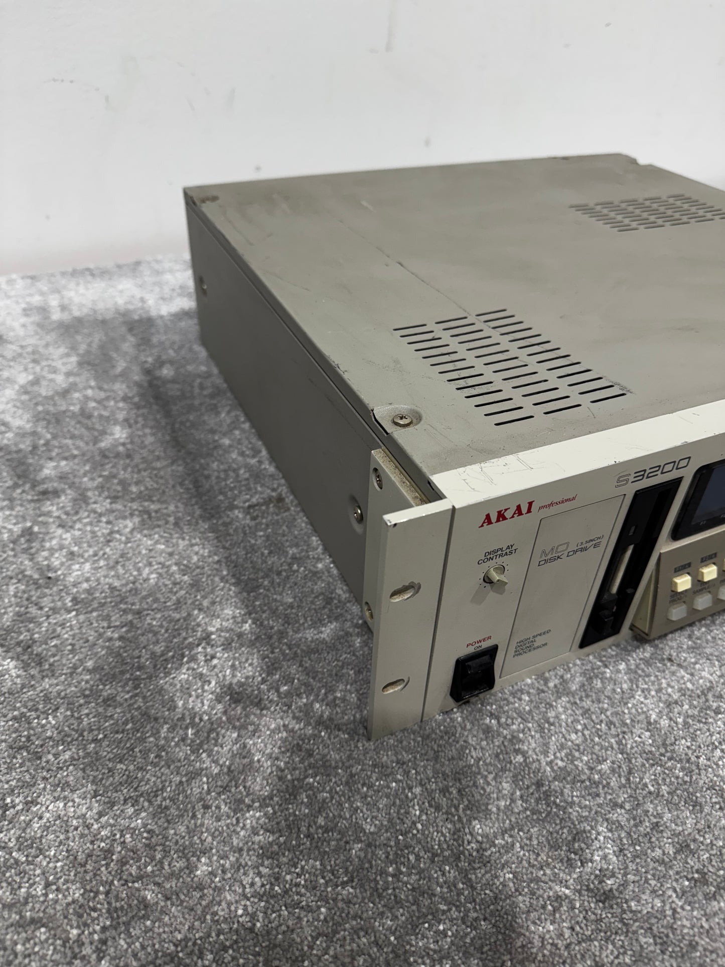 Akai S3200 Sampler - 16-bit/44.1kHz Sampling - Fair (Read Description)