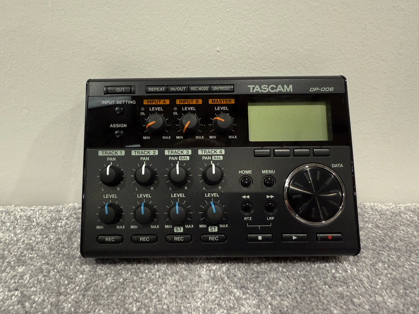 Tascam Digital Pocketstudio DP-006 (6-Track) with Power Supply