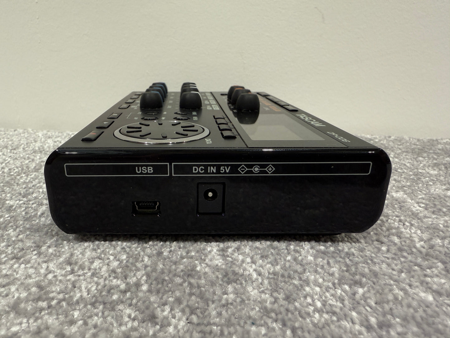 Tascam Digital Pocketstudio DP-006 (6-Track) with Power Supply