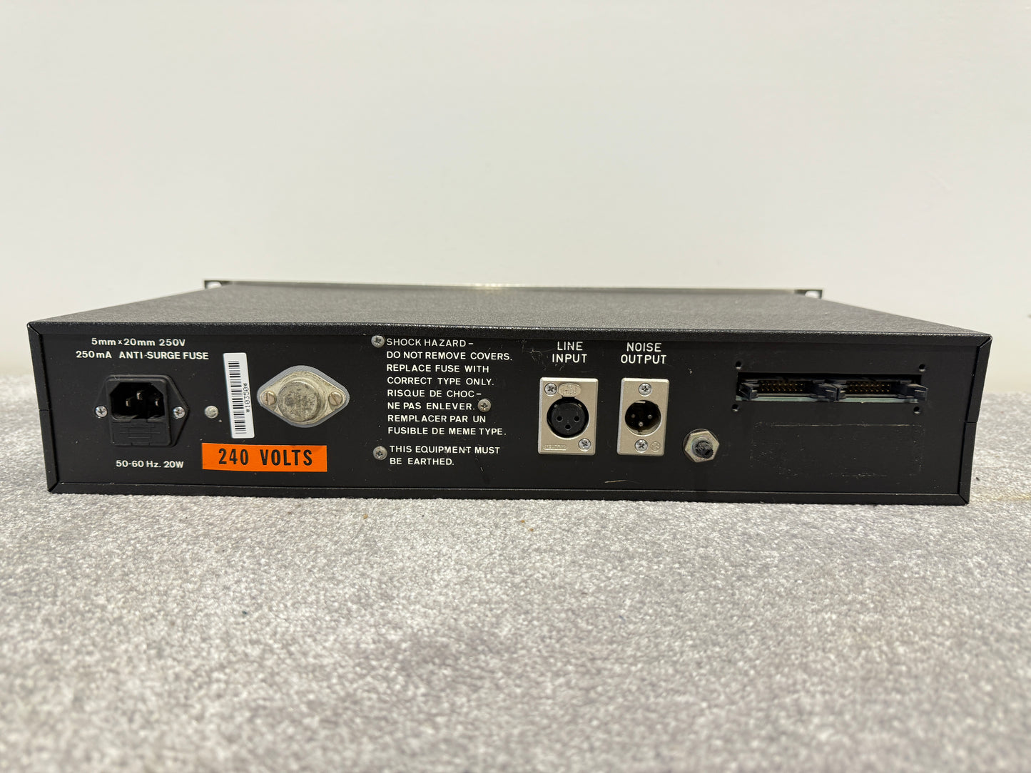 Klark-Teknik DN60 Real Time Spectrum Analyser