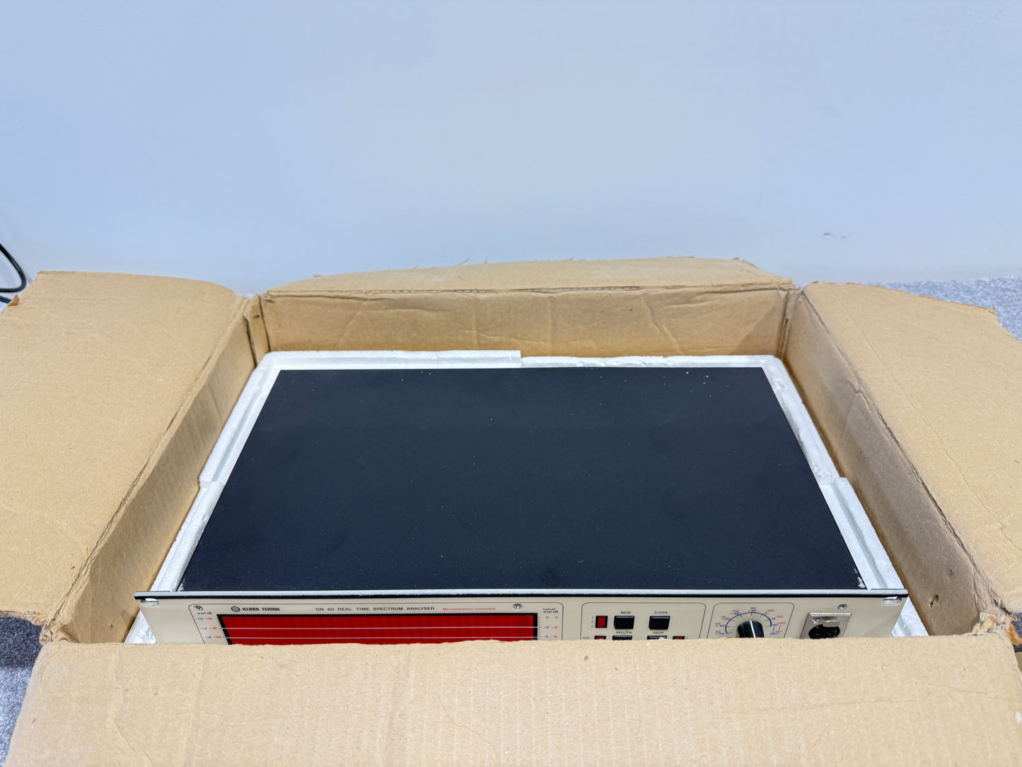 Klark-Teknik DN60 Real Time Spectrum Analyser