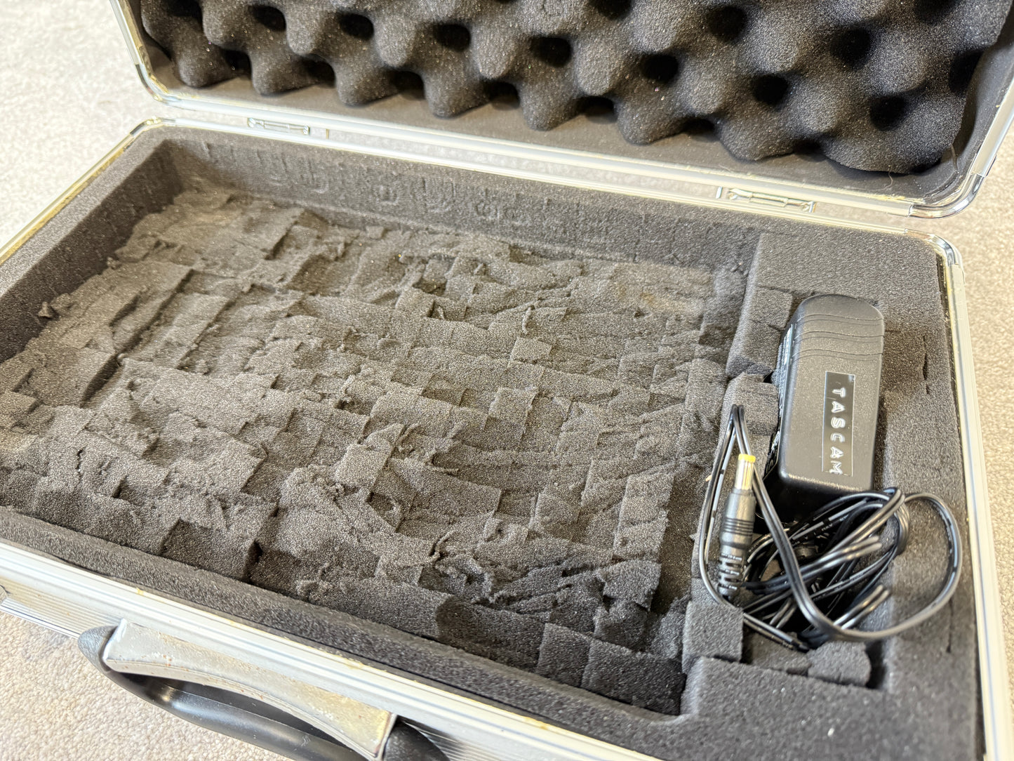 Tascam DP-03SD Digital Portastudio / Mixer / Music Maker with Flight Case