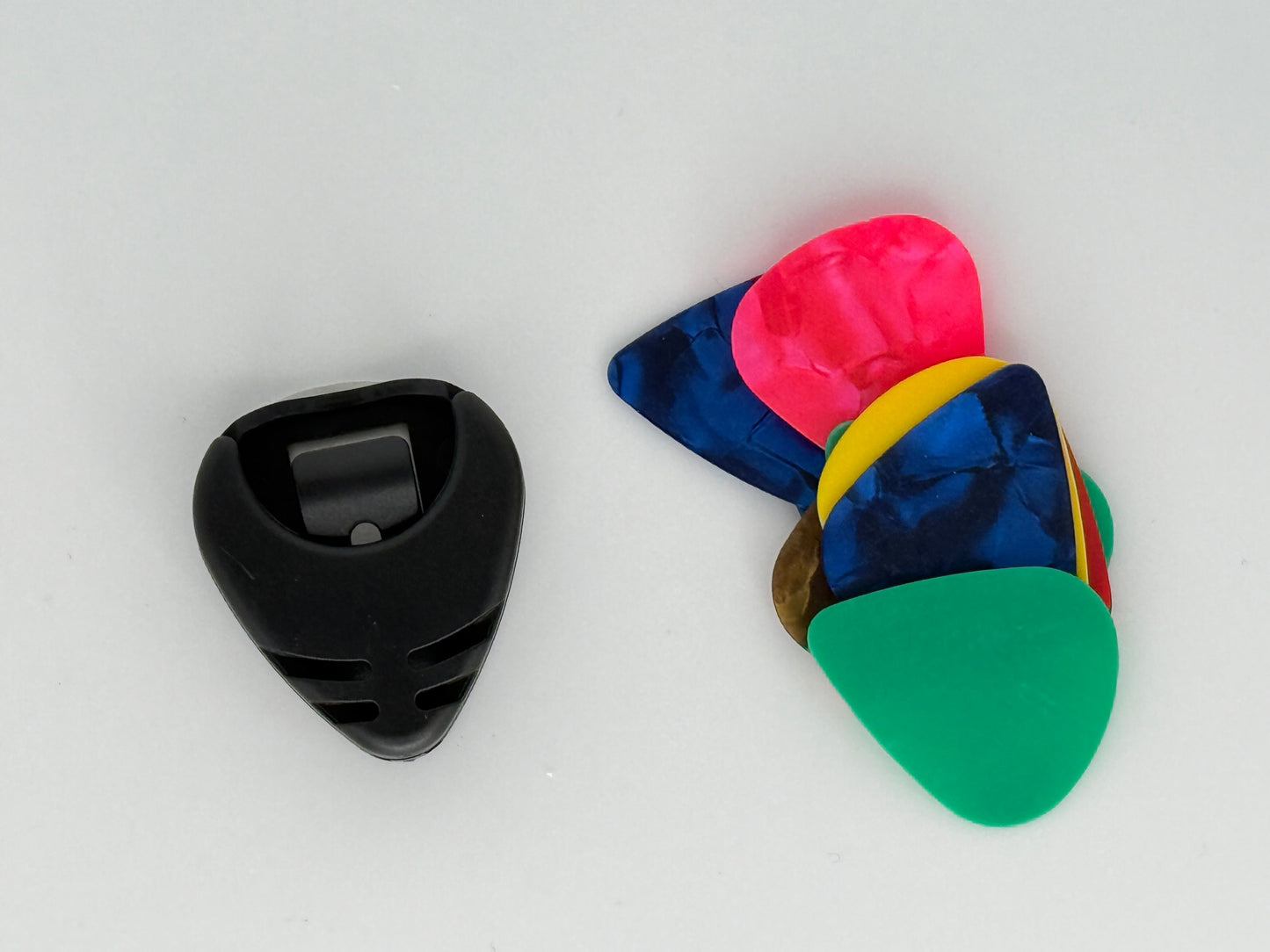 Guitar Pick / Plectrum Holder & 10 Assorted Plectrums for Guitar / Ukulele / Bass