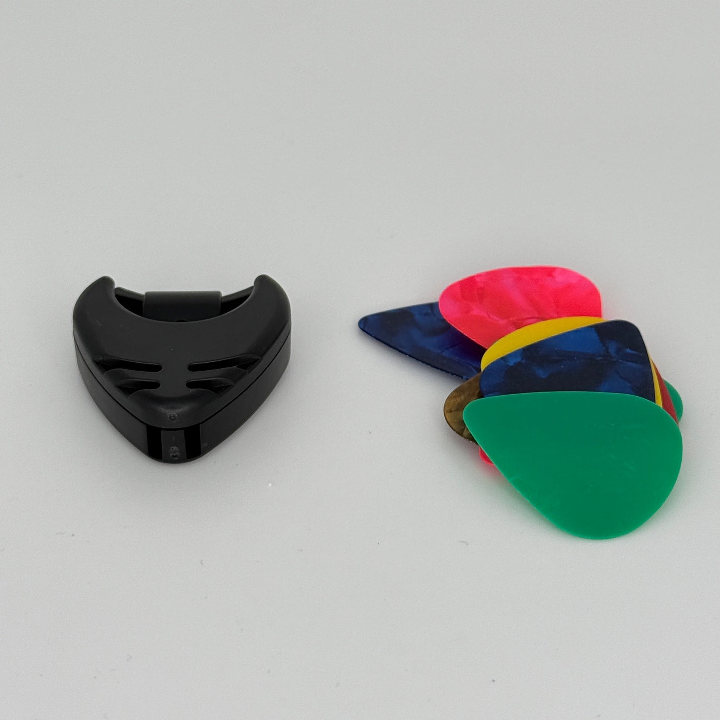 Guitar Pick / Plectrum Holder & 10 Assorted Plectrums for Guitar / Ukulele / Bass