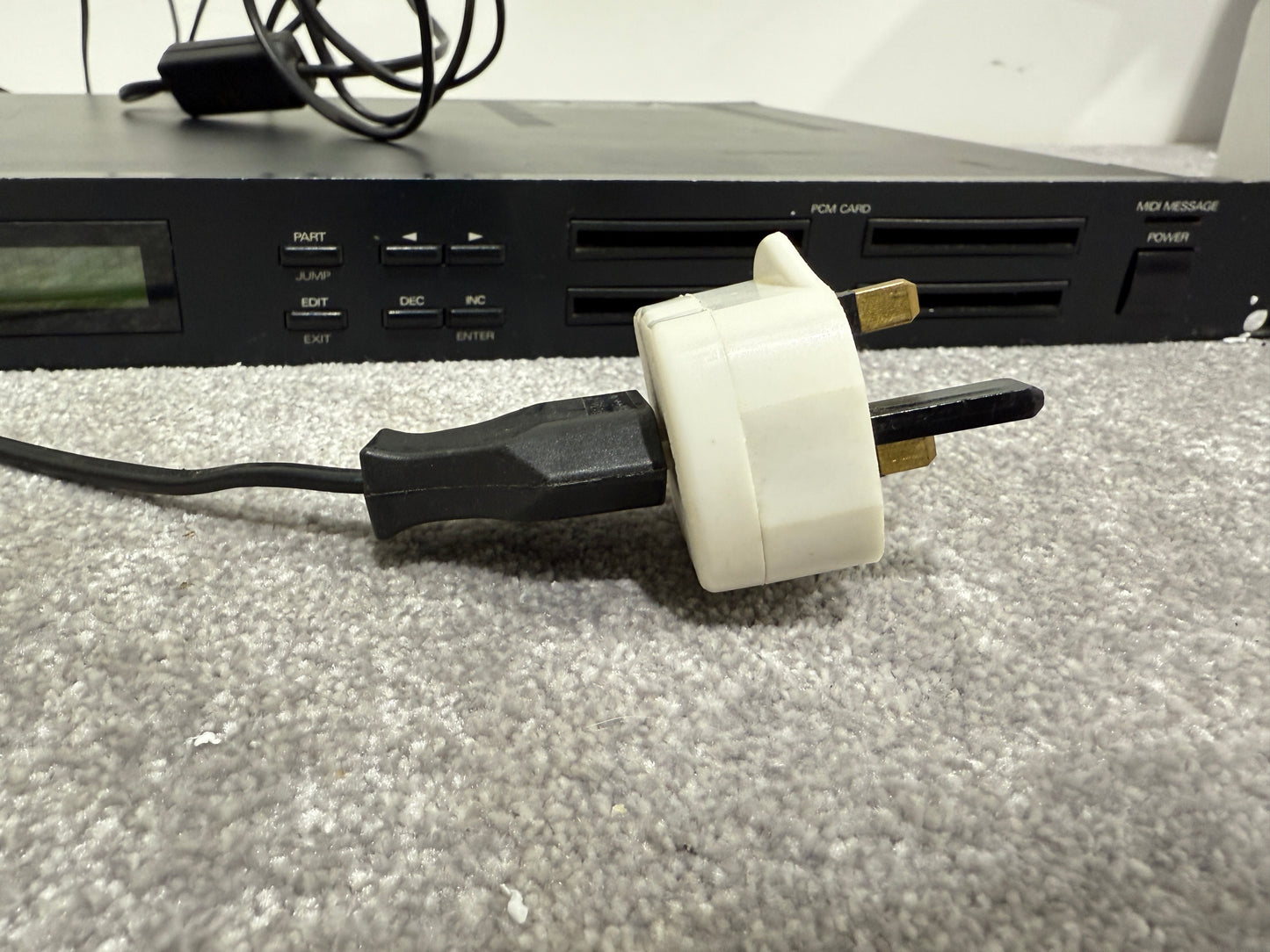 Roland U-110 PCM Sound Module / Midi PCM - Rack Mountable