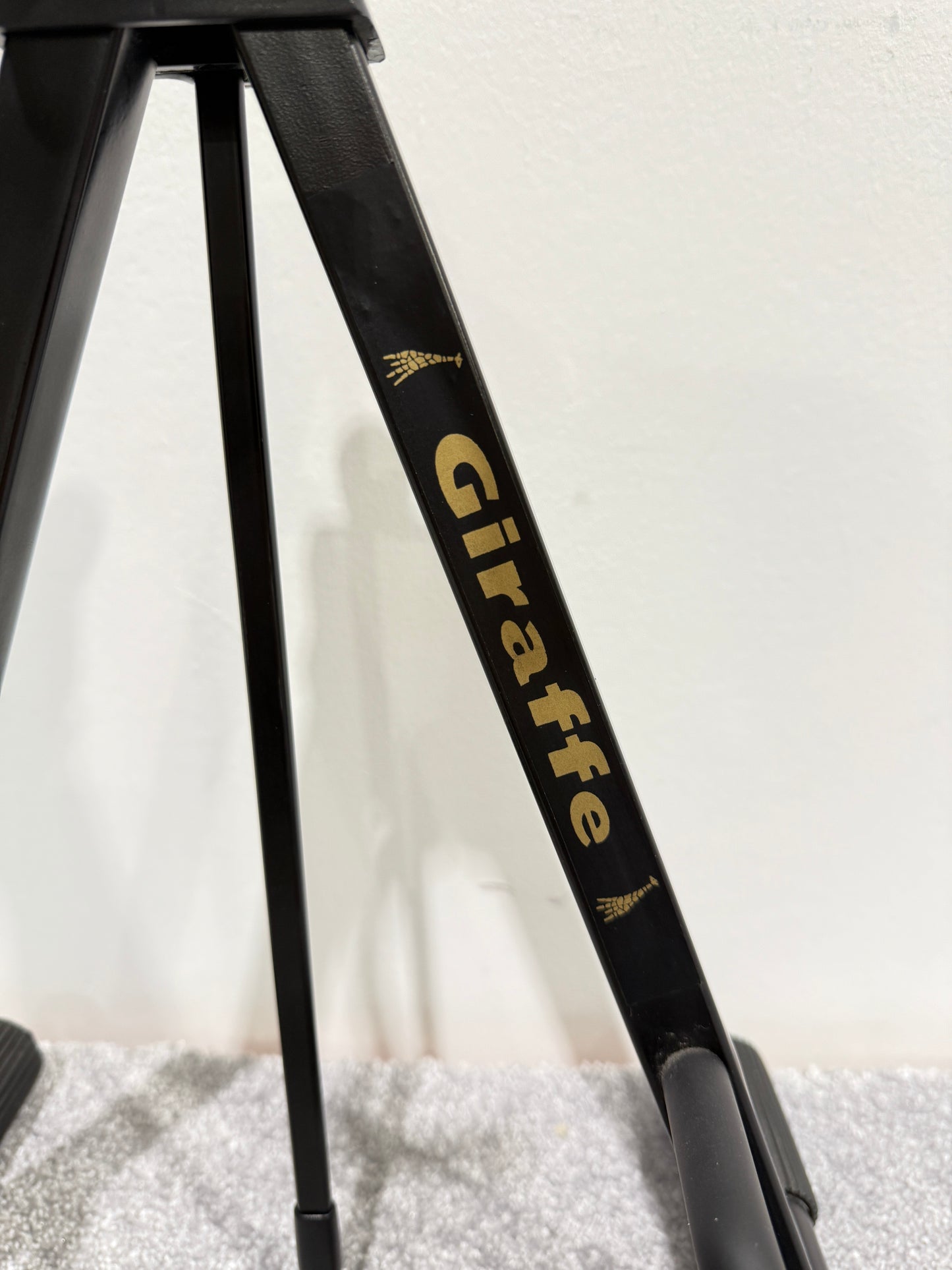 Giraffe Folding / Extendable Guitar or Bass Guitar Stand