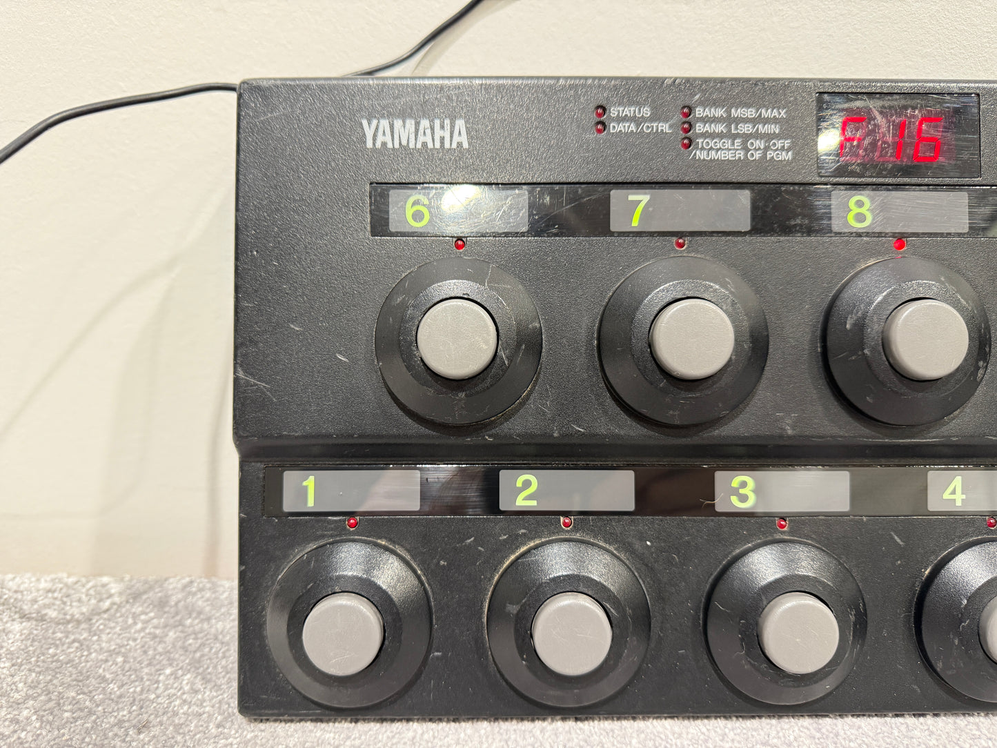 Yamaha MFC10 MIDI Foot Controller with Instruction Booklet