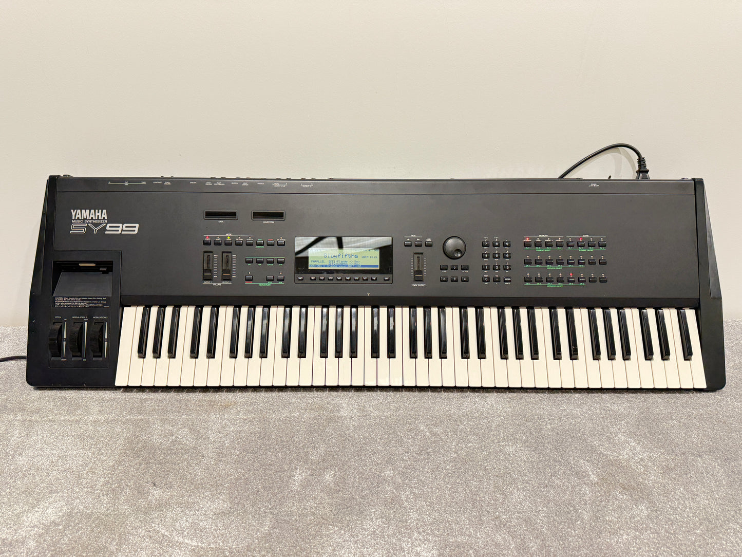 Yamaha SY99 Keyboard Synthesiser