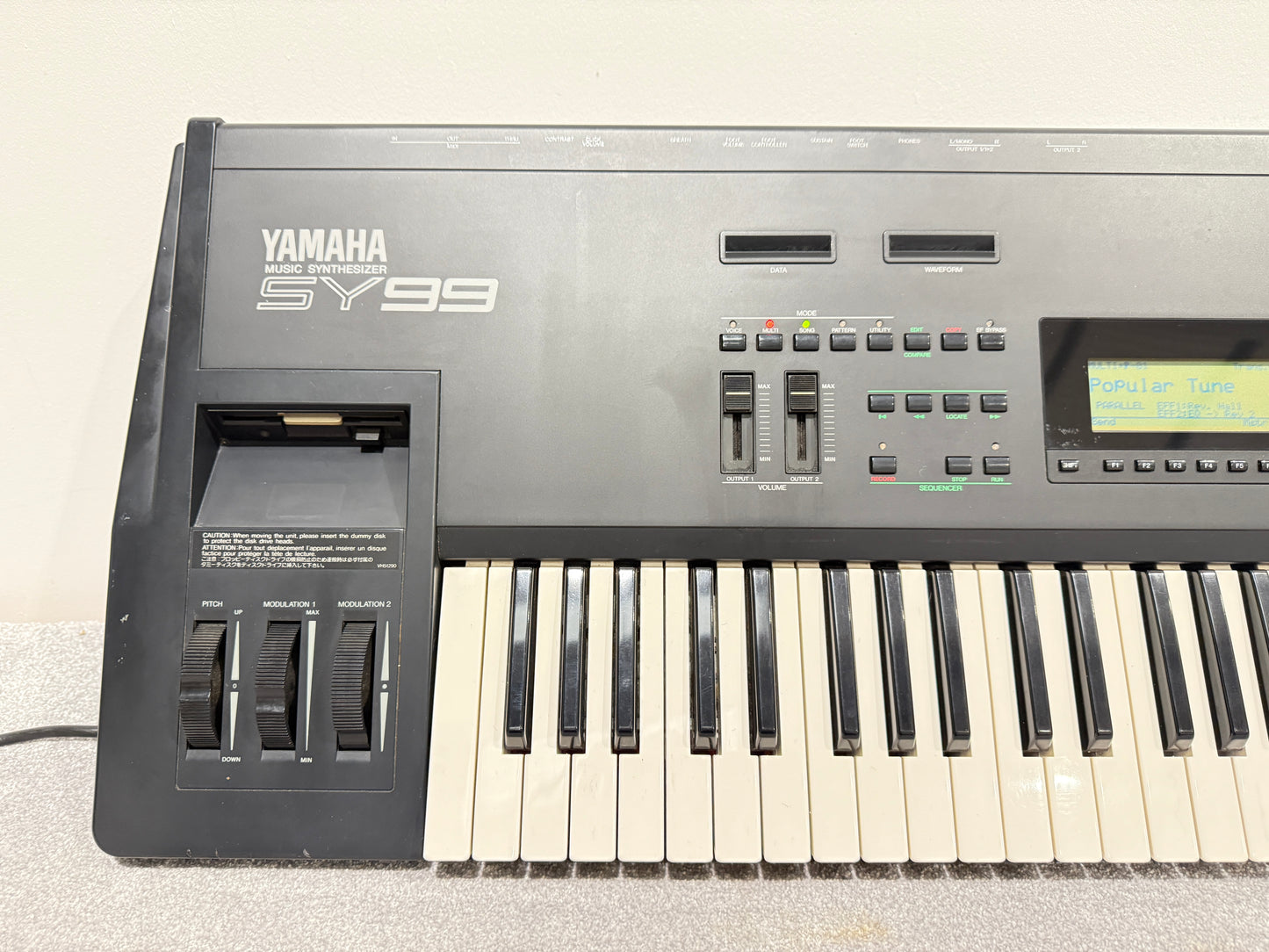Yamaha SY99 Keyboard Synthesiser