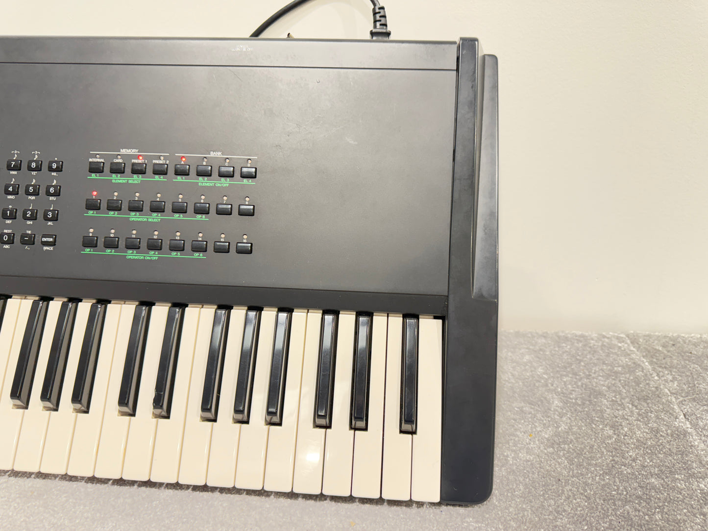 Yamaha SY99 Keyboard Synthesiser