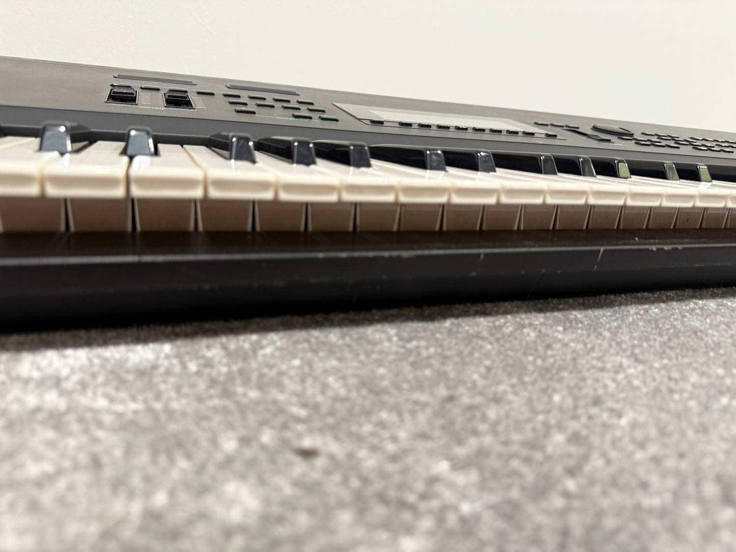 Yamaha SY99 Keyboard Synthesiser