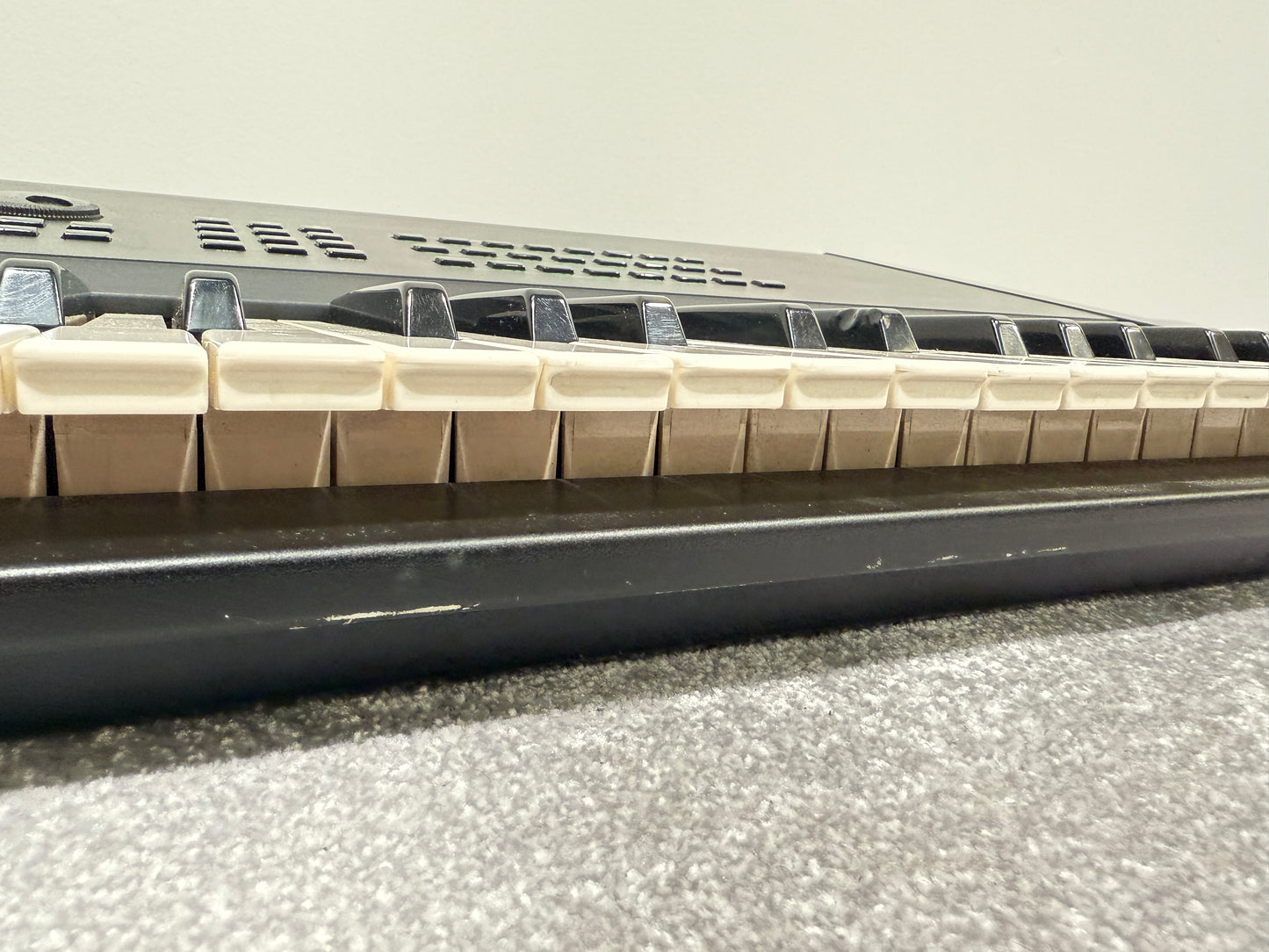 Yamaha SY99 Keyboard Synthesiser