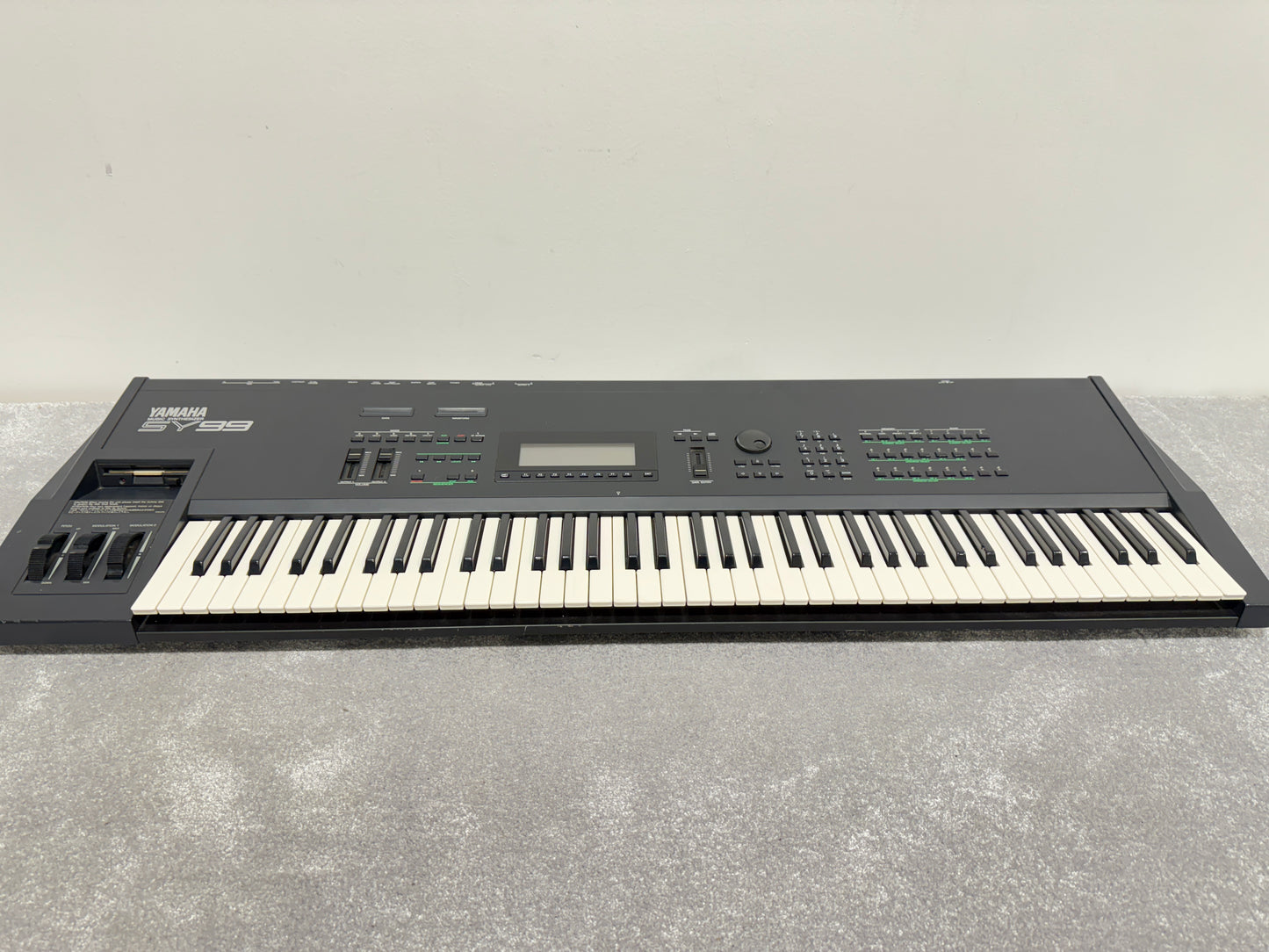 Yamaha SY99 Keyboard Synthesiser