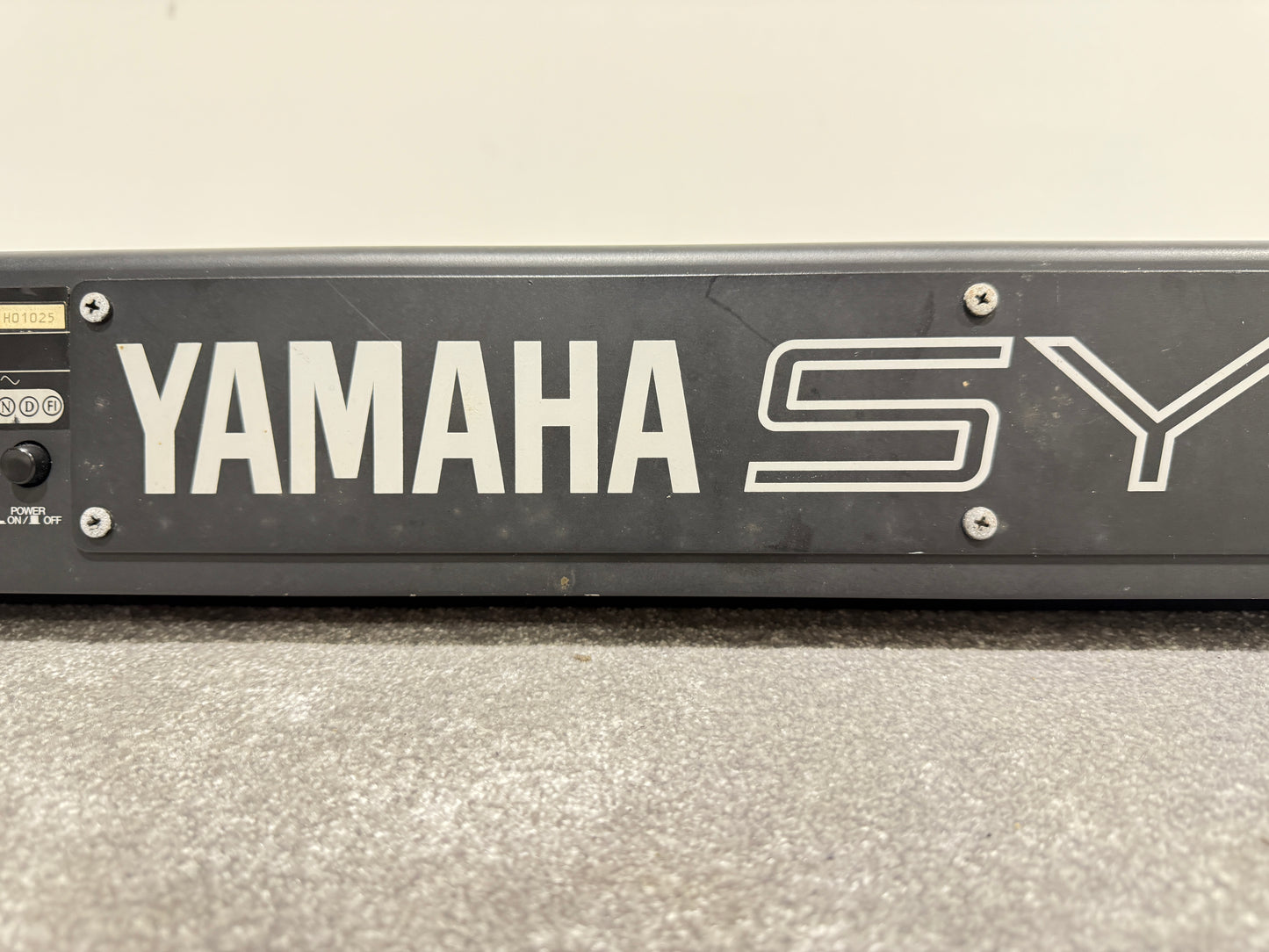 Yamaha SY99 Keyboard Synthesiser