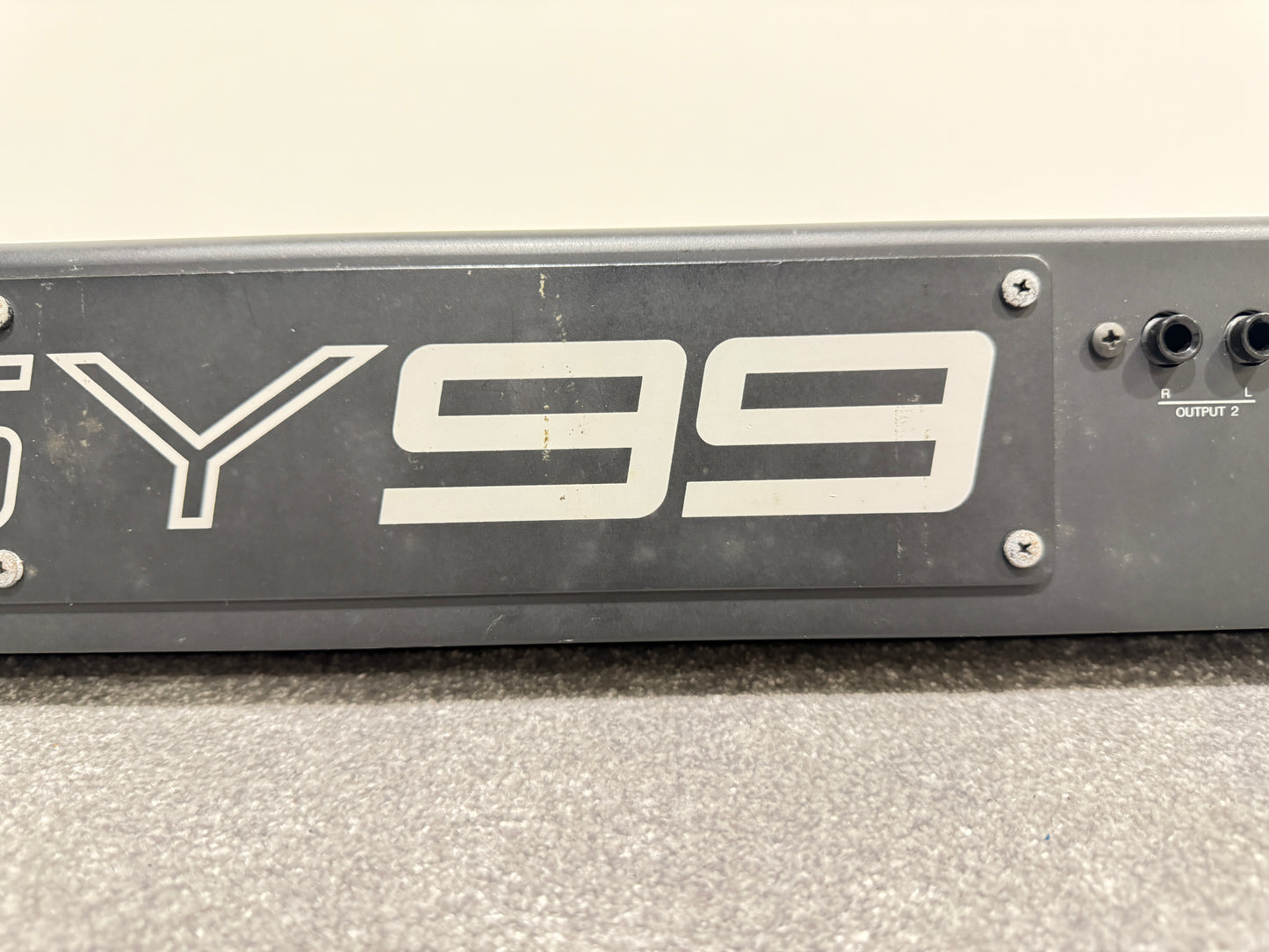 Yamaha SY99 Keyboard Synthesiser