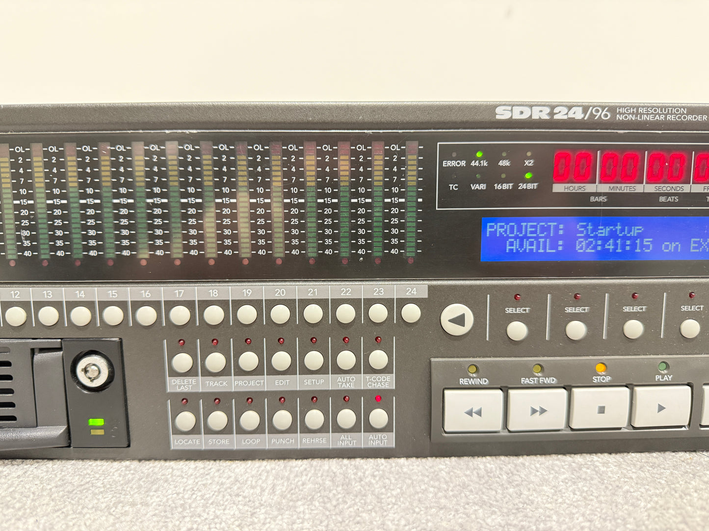Mackie Digital Systems - SDR24/96 - High Res Non-Linear Recorder