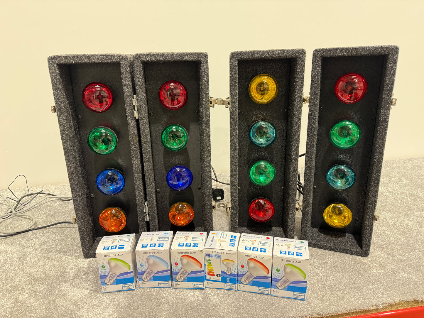 SoundLAB G005FB Disco Lights / Stage Lights Set with Spare Bulbs
