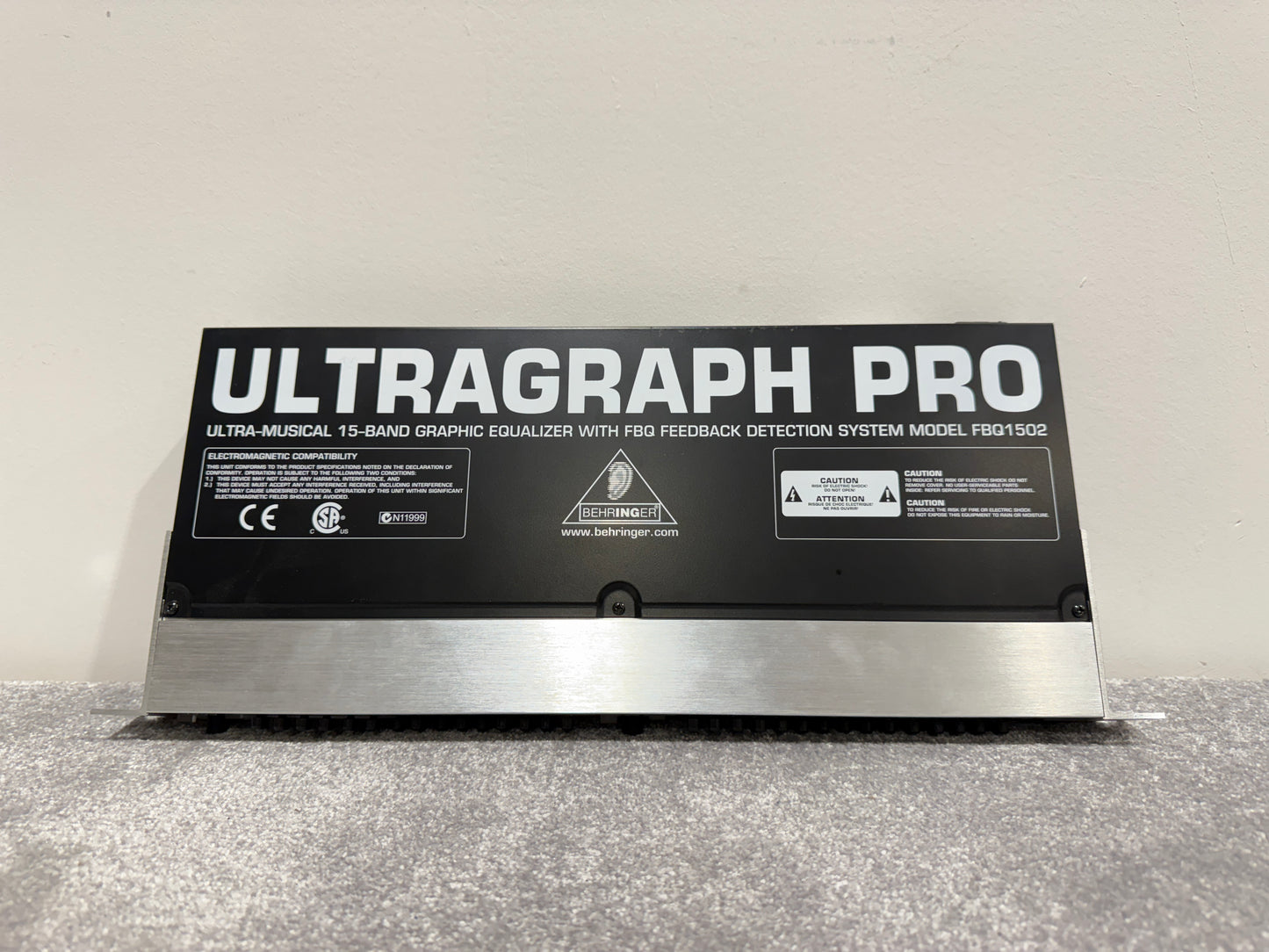 Behringer Ultragraph Pro - Graphic Equaliser (Rack Mountable)
