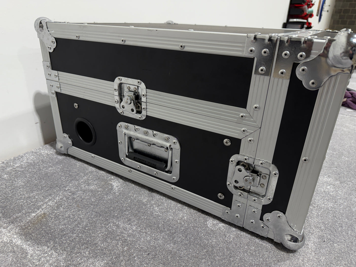 Cobra Case - Flight Case with 4U Rack Mount with Slide-Out Stand