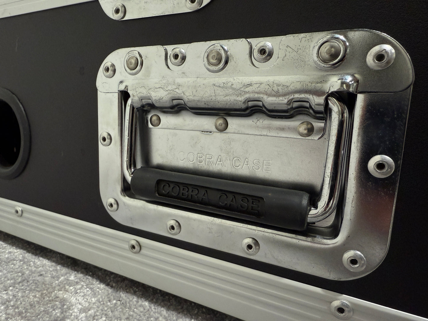 Cobra Case - Flight Case with 4U Rack Mount with Slide-Out Stand