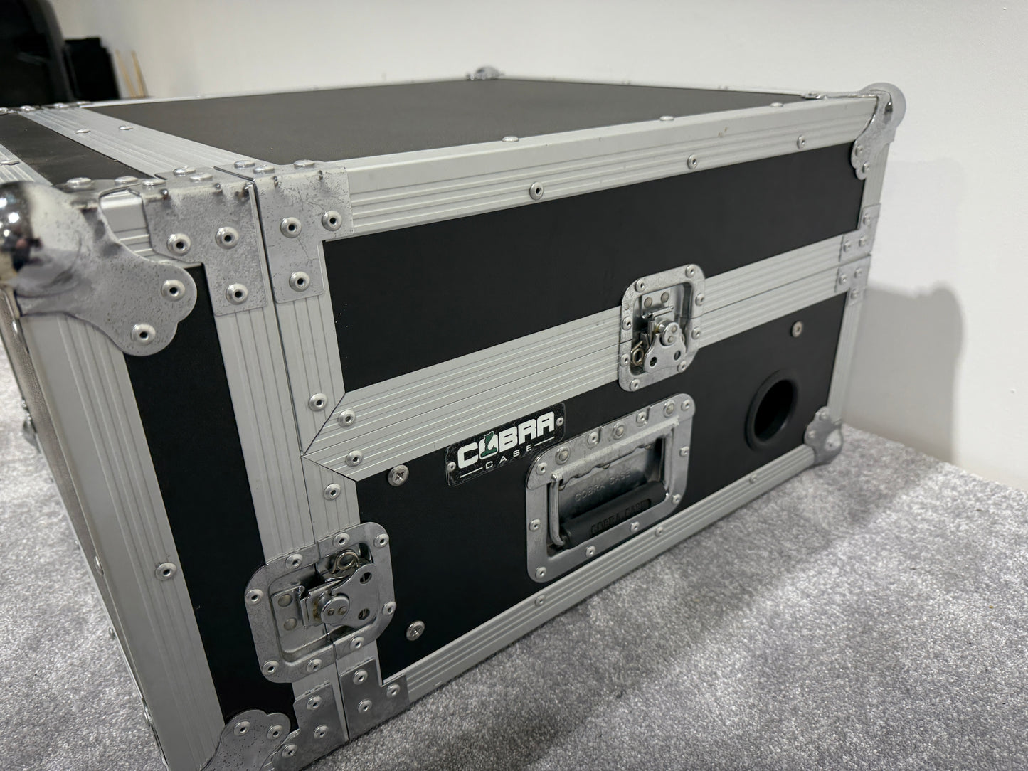 Cobra Case - Flight Case with 4U Rack Mount with Slide-Out Stand