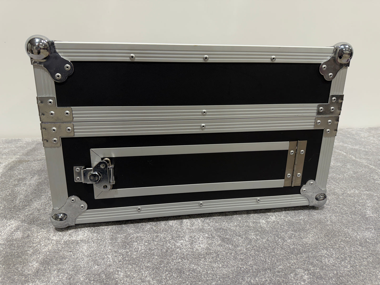 Cobra Case - Flight Case with 4U Rack Mount with Slide-Out Stand