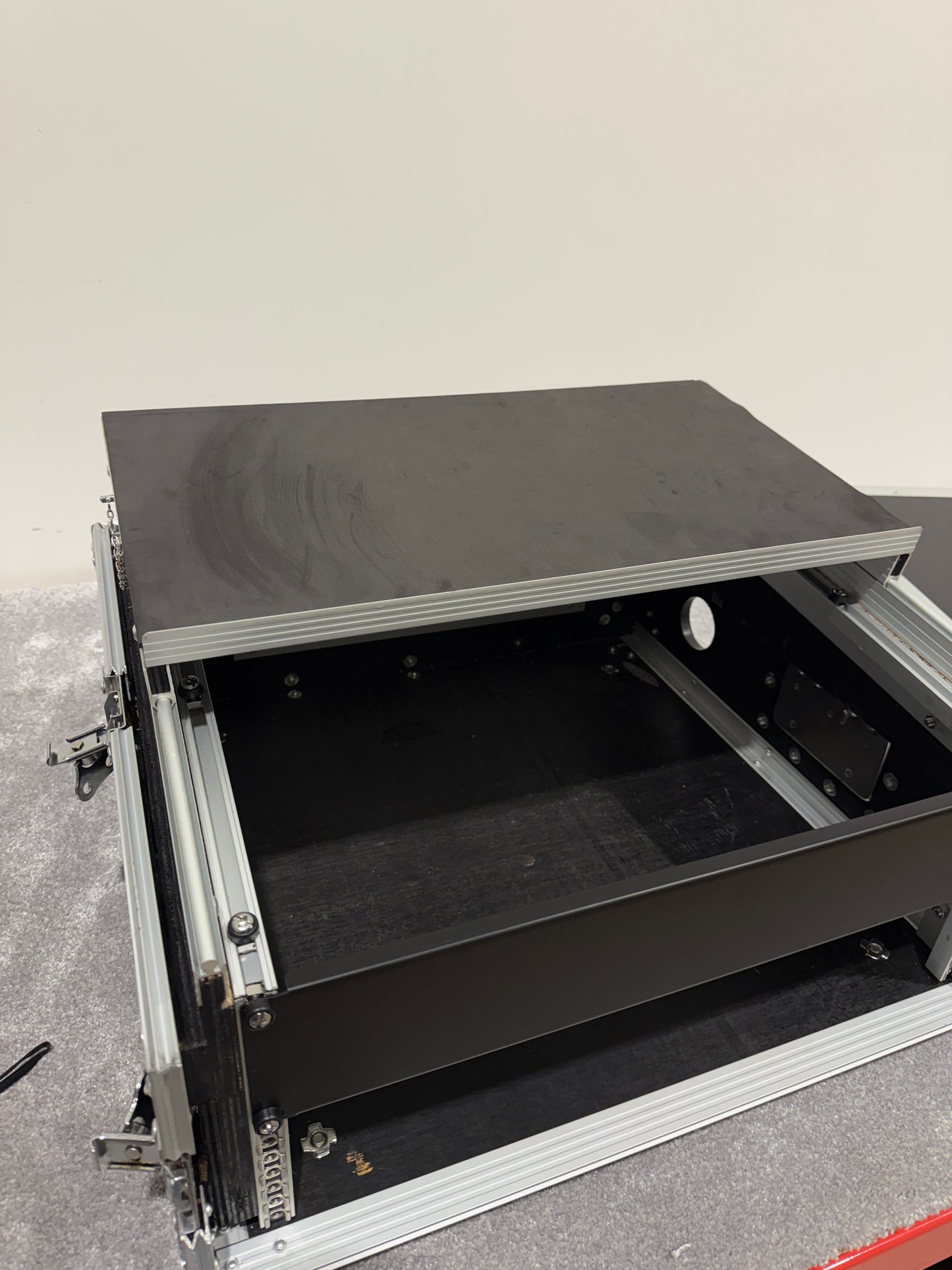 Cobra Case - Flight Case with 4U Rack Mount with Slide-Out Stand