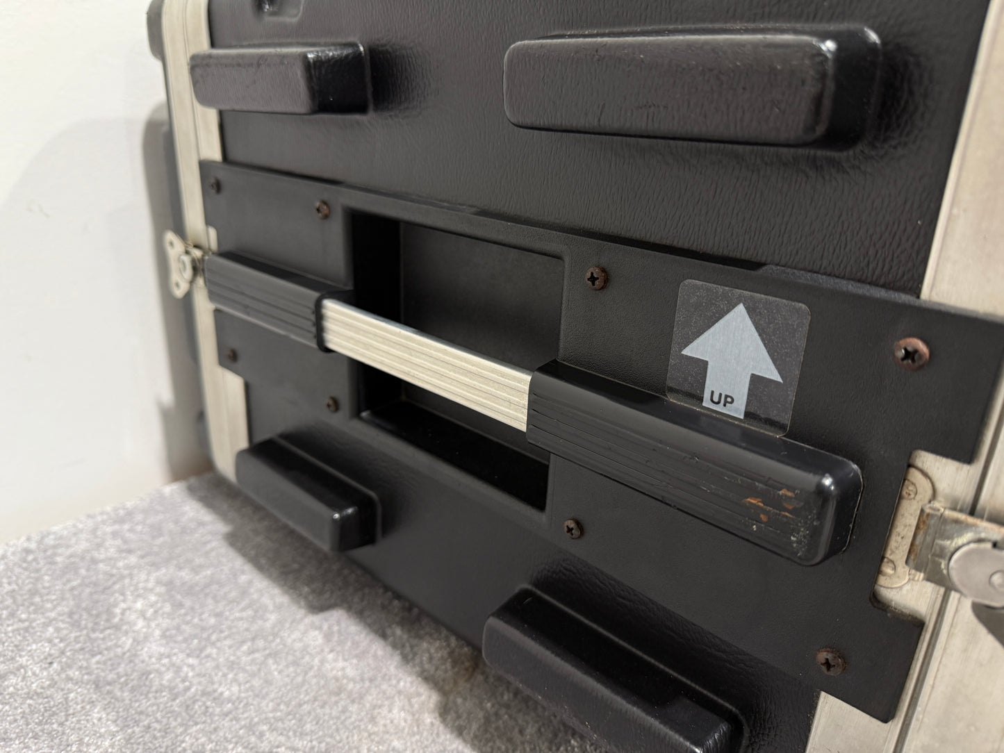 SKB 4u Plastic / Metal Rack Mount Flight Case