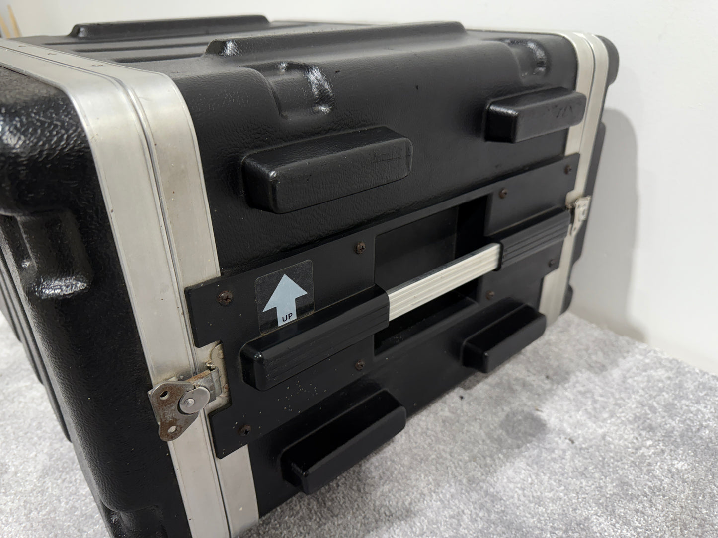 SKB 4u Plastic / Metal Rack Mount Flight Case