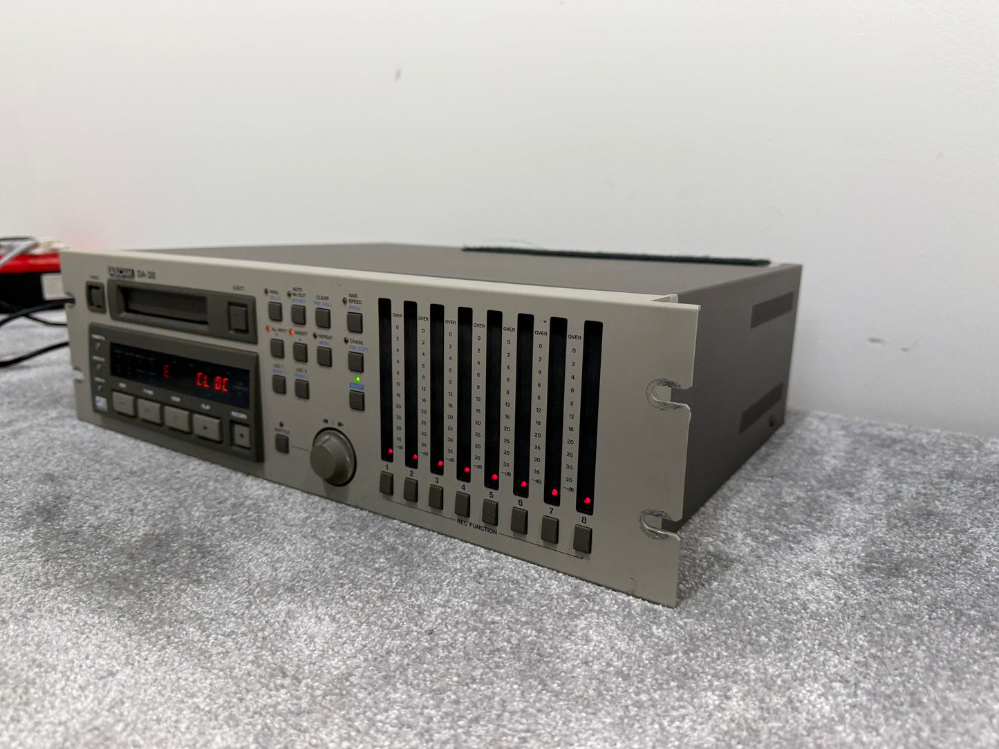 Tascam DA-38 - Digital Multitrack Recorder