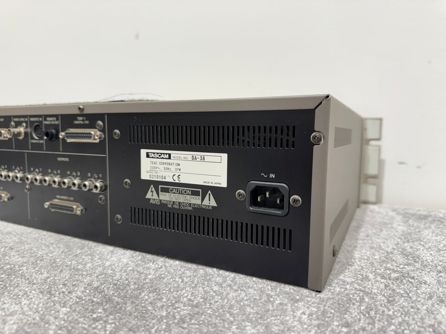 Tascam DA-38 - Digital Multitrack Recorder