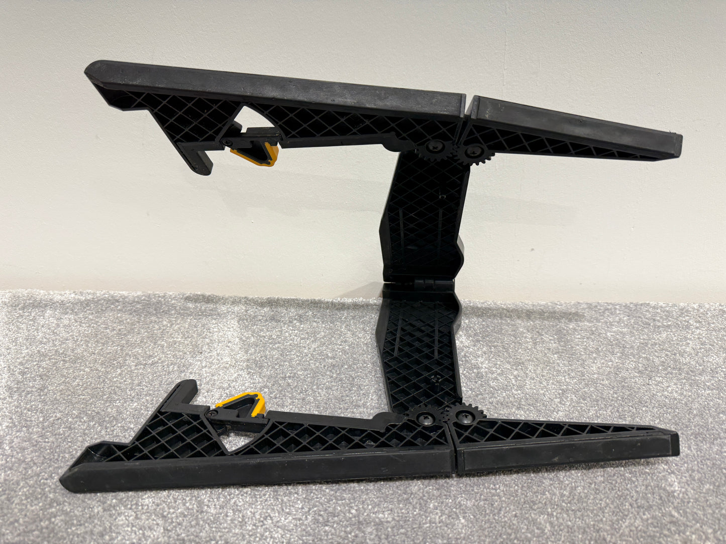Hercules GS200B EZpack Compact Folding Guitar Stand