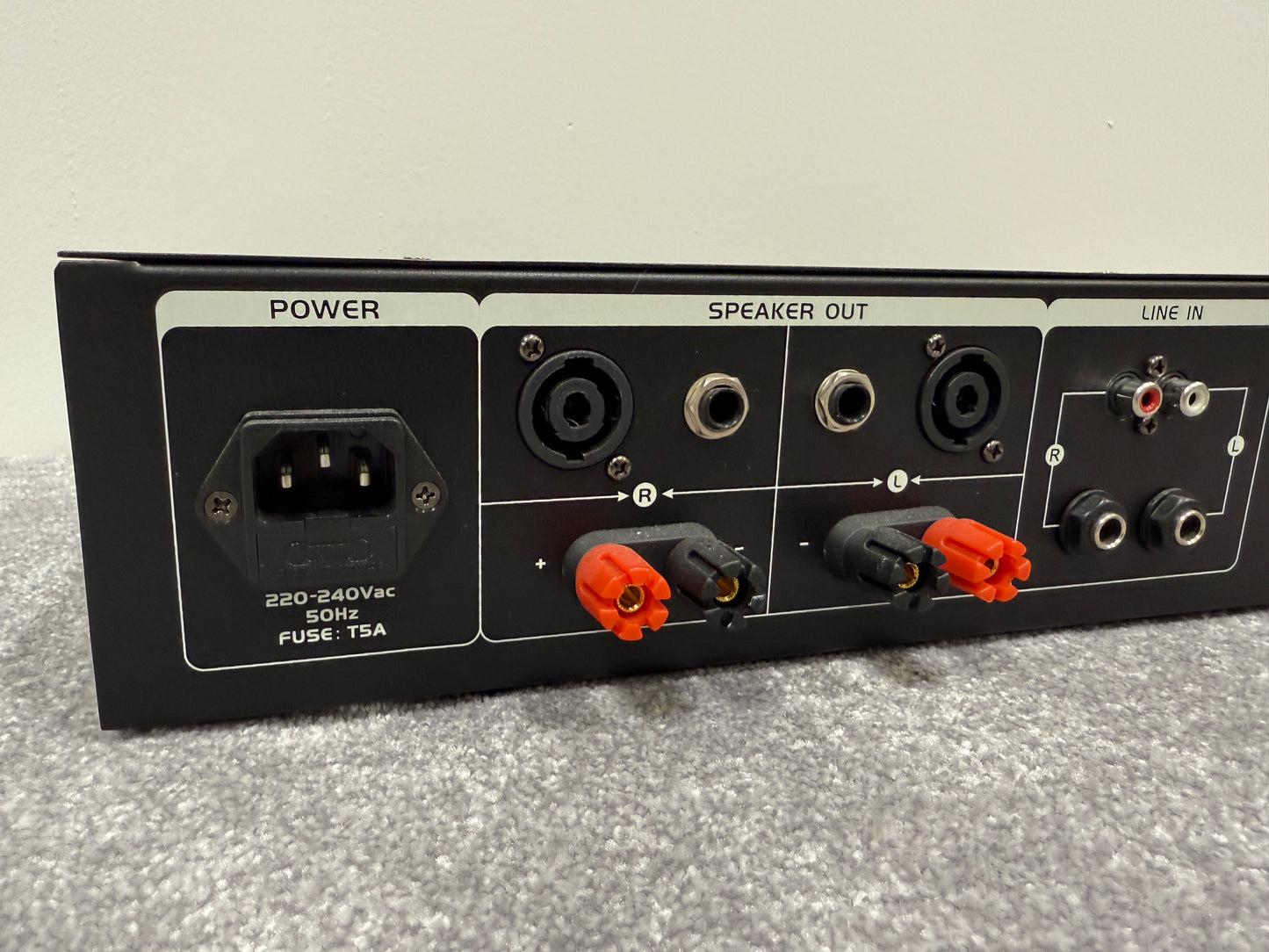 Skytec Pro-480 Stereo Power Rack Mounted Amplifier - Black