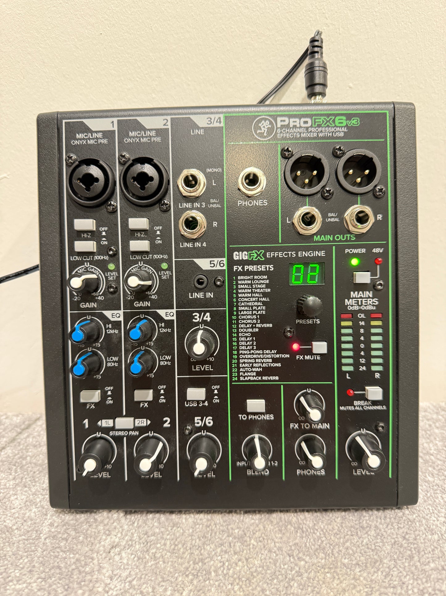 Mackie ProFX6v3 6-Channel Professional Effects Mixer with USB