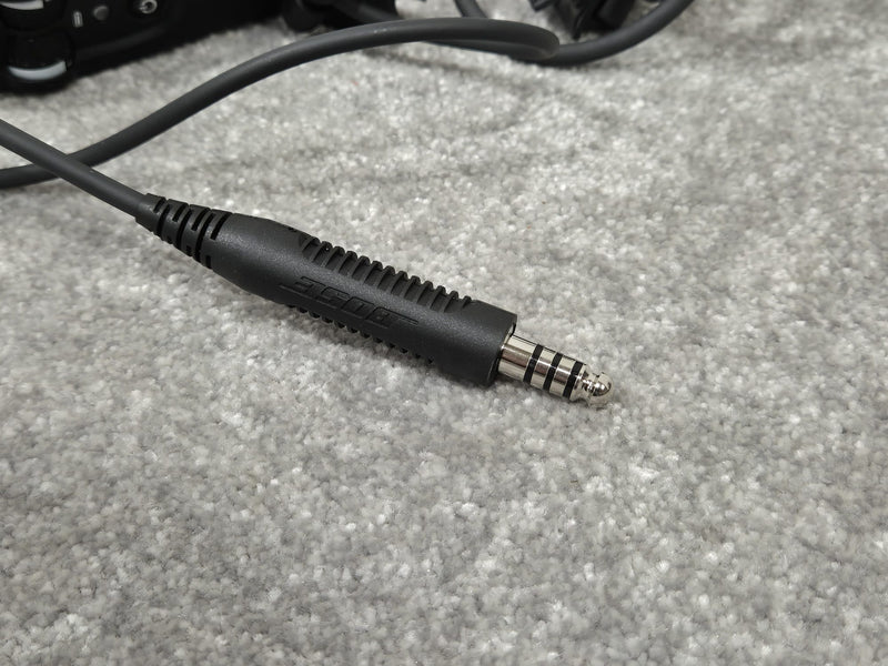 Bose A20 U-174 Plug Aviation Headset w/ Carry Case Open Box New - RRP £999 - image 8