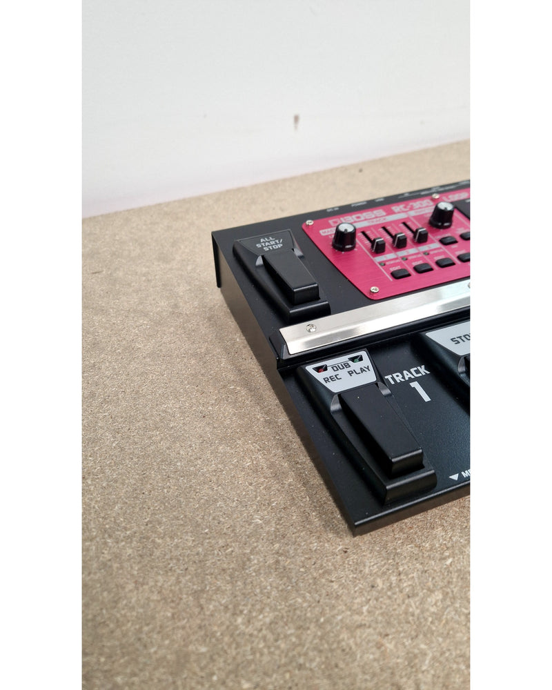 Boss RC-300 - Multi-Effects Pedal - Excellent w/ Soft Case & power supply - image 9