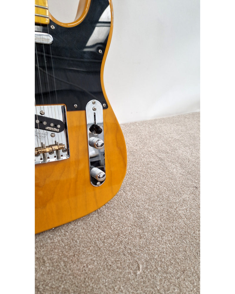 Vintage Reissued Series V52 - Electric Guitar - Excellent w/ Soft Case - image 6