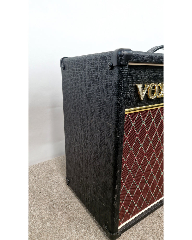 Vox AC15VR and Vox Footswitch - Good - image 6
