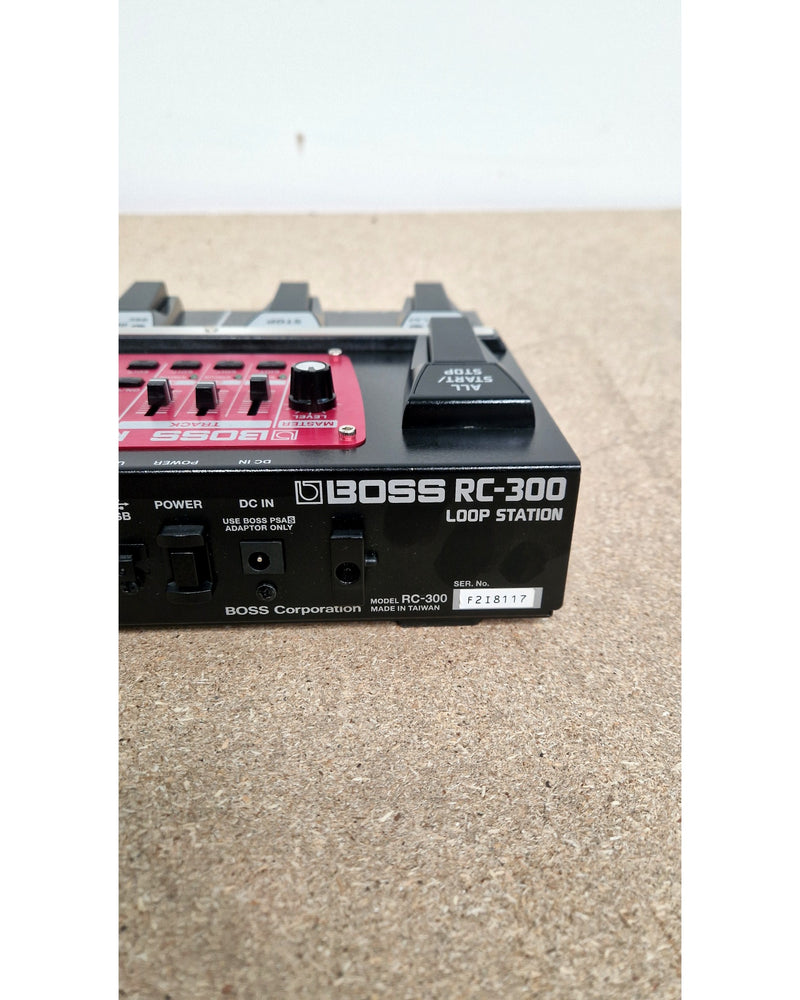 Boss RC-300 - Multi-Effects Pedal - Excellent w/ power supply - image 9