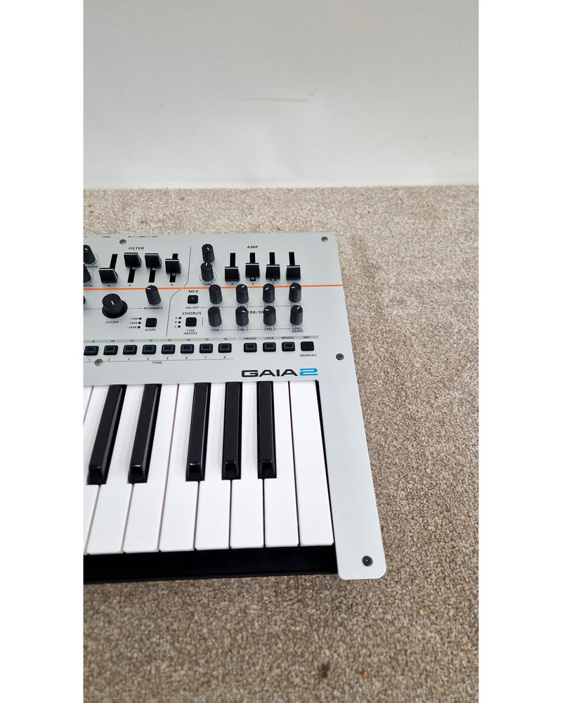 Roland Gaia 2 - Synthesizer Keyboards - Excellent w/ Power Supply - image 2