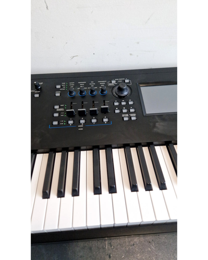 Yamaha MODX 8+ - Synthesizer Keyboards - Very Good w/ Original Box & Power Supply - image 5