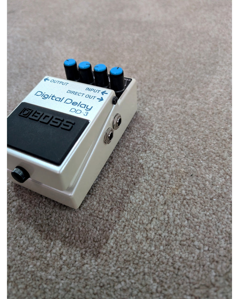 Boss DD-3 Digital Delay - Delay & Reverb Pedals - White - Like New - image 9