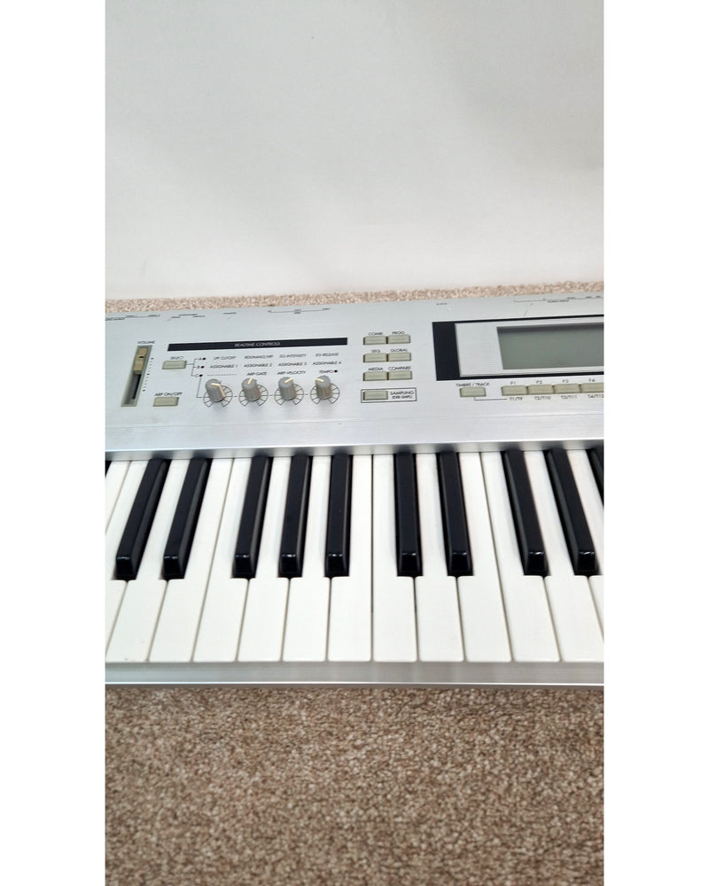 Korg Triton Le 73 (+ sampling board) - Synthesizer Keyboards - Good w/ Power Supply - image 6