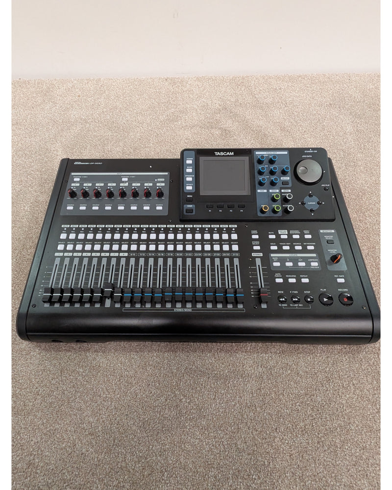 TASCAM DP-32SD - Recorder - Black - Excellent w/ Manuals - image 4